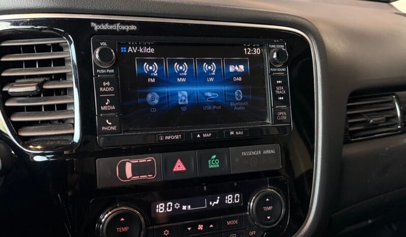 
								Mitsubishi Outlander Instyle PHEV – 360°, Caméra, Cuir, Support H, Boîte à ski full									