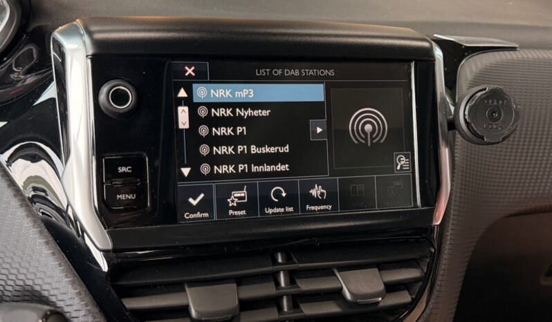 
								Peugeot 2008 1.2 PureTech 110 ch – Automatique, DAB, Toit panoramique, LED full									