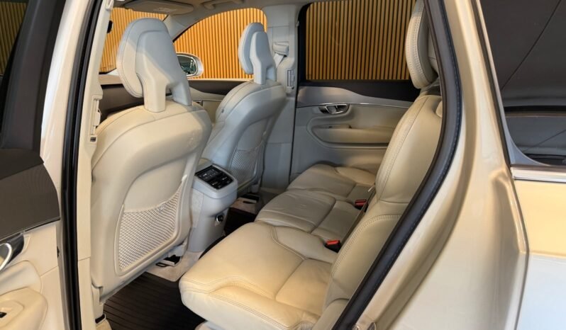 
								Volvo XC90 D5 233 ch | Polestar | Cuir | Panoramique | Crochet | Excellent état full									