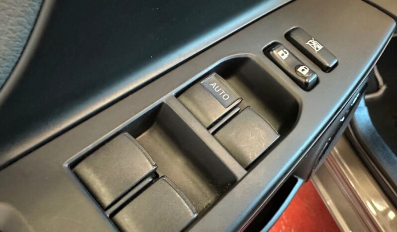 
								Toyota Yaris 1.5 Hybrid automatique de 2018 avec 105 000 km full									