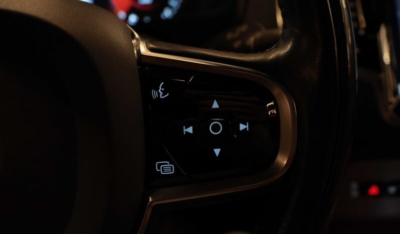 
								Volvo XC90 T8 AWD Inscription | 7 Places | Cuir | Air | B&W | ACC | Pano | Crochet full									