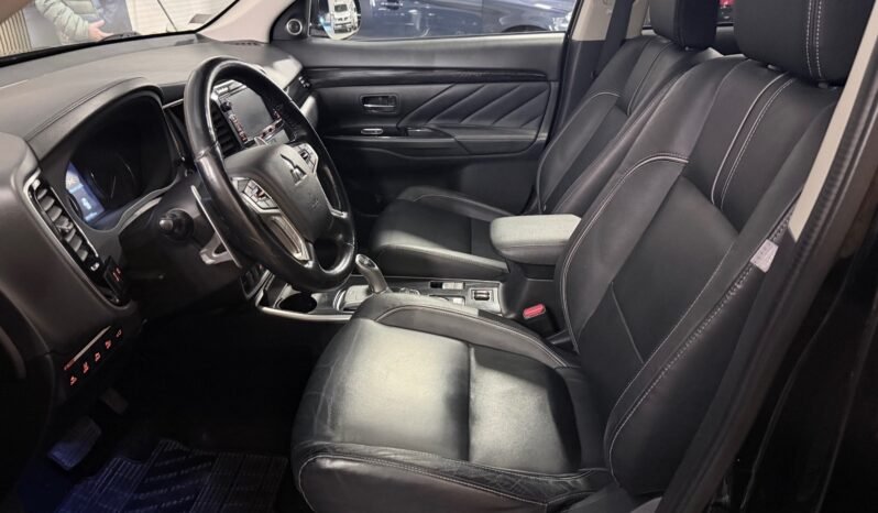 
								Mitsubishi Outlander PHEV 2017 full									