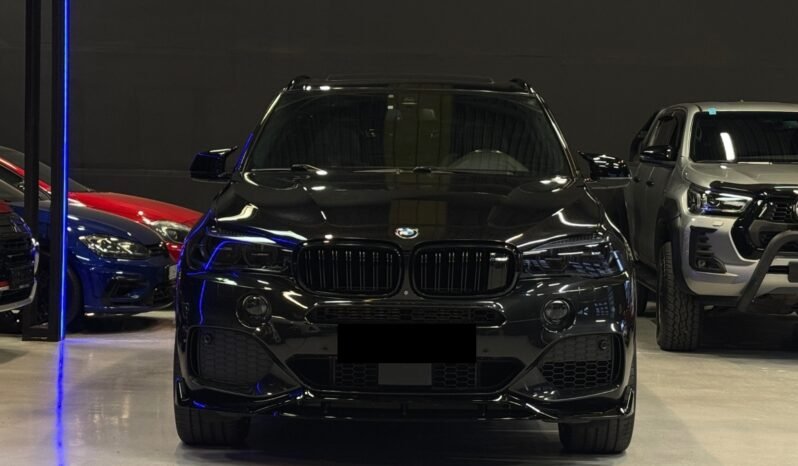 
								BMW X5 xDrive40e/ M-SPORT/ H&K/ NAVI/ HUD/ PANO/ NUIT/ SOFT full									