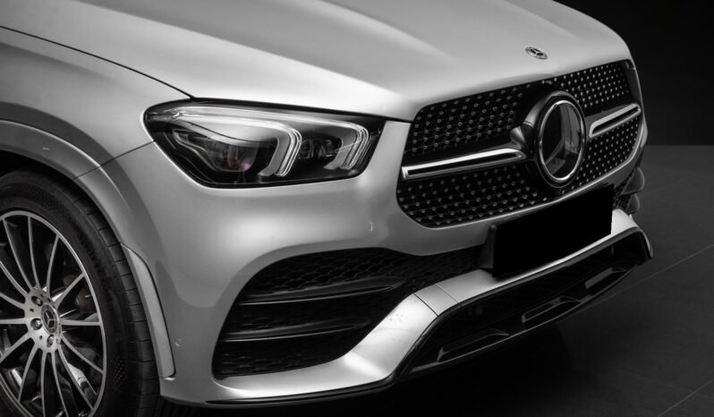 
								Mercedes-Benz GLE 350 de 4MATIC AMG Line / 2x AMG / Affichage tête haute / Premium+ / Burmester / Toit panoramique / Night Package / Hybride rechargeable / Norvégien full									