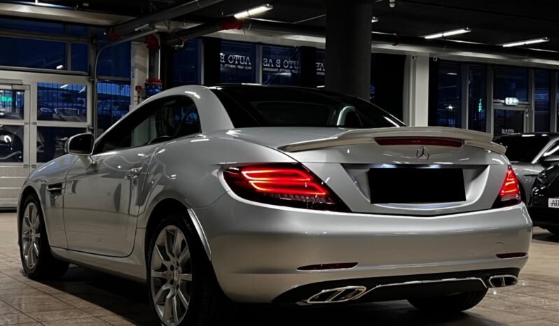 
								Mercedes-AMG SLC 43 de 2017 full									