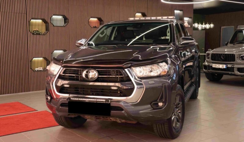 
								Toyota Hilux 2.8 D-4D 204 ch 4×4 | Automatique | Caméra de recul | Feux de travail | Attelage 3 500 kg | Garantie 10 ans full									