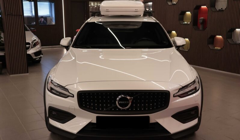 
								Volvo V60 Cross Country D4 190 ch AWD | Momentum | Automatique | Navigation | DAB+ | Chauffage | Crochet | Coffre de toit full									