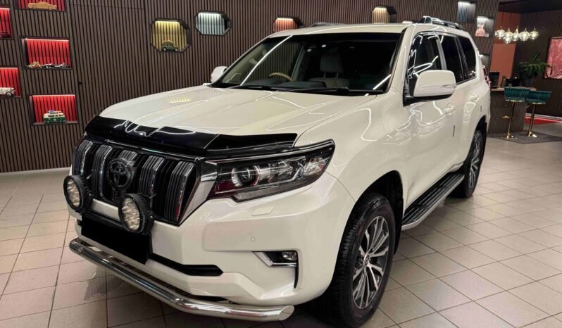 
								Toyota Land Cruiser GX 2.8 D-4D 177 ch | 4×4 | Automatique | ACC | 360° | Webasto | Attelage | Éclairage supplémentaire full									