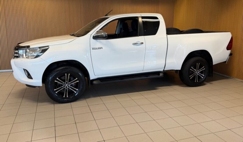 
								Toyota Hilux 2.4 D-4D 150 ch X-Cab SR | 4×4 | Manuel | Attelage | Climatisation | Caméra de recul full									
