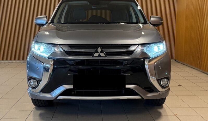 
								Mitsubishi Outlander PHEV INSTYLE+ — 2016 full									