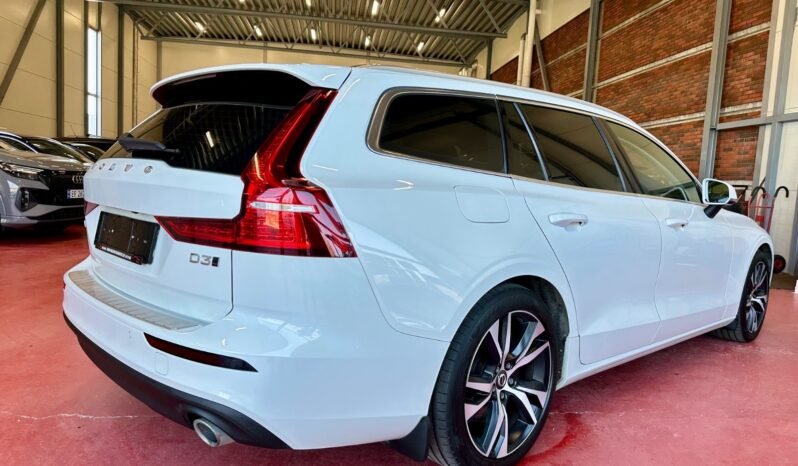 
								Volvo V60 D3 150 ch AWD Automatique — 2019 full									