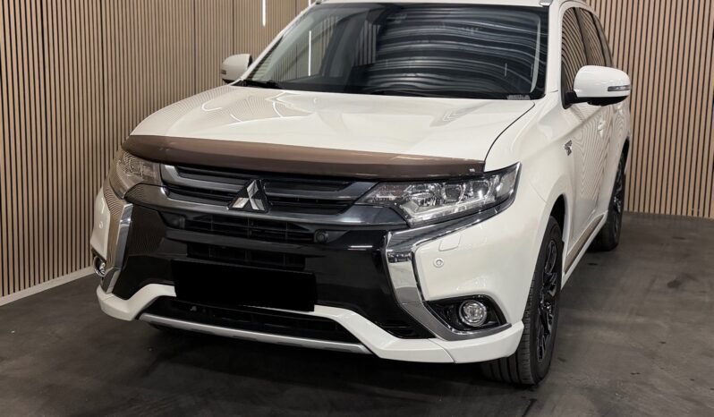 
								Mitsubishi Outlander PHEV INSTYLE+ 4×4 full									