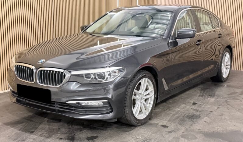 
								BMW 520d BMW 520d xDrive – 190 ch – Boîte automatique full									