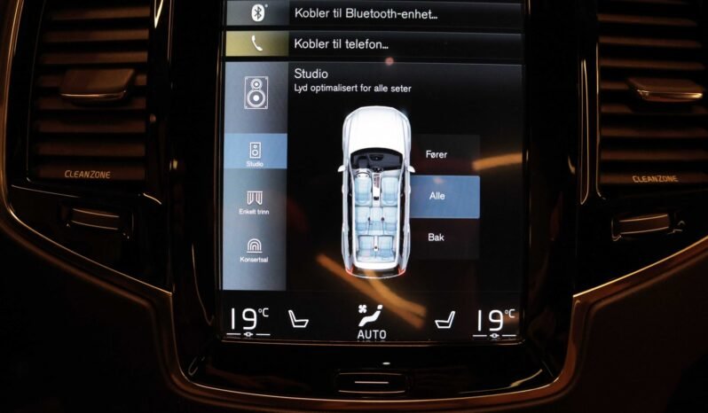 
								Volvo XC90 T8 AWD Inscription | 7 Places | Cuir | Air | B&W | ACC | Pano | Crochet full									