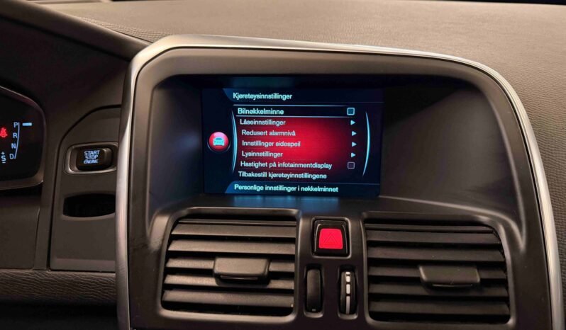 
								Volvo XC60 D4 AWD Summum | Cuir | ACC | Chauffage | Crochet | Mémoire | Navigation full									