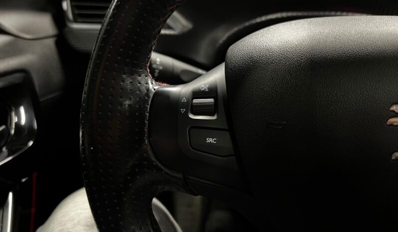 
								Peugeot 2008 GT-Line – Automatique – 110 ch – Panoramique – Nouvelle Version UE full									
