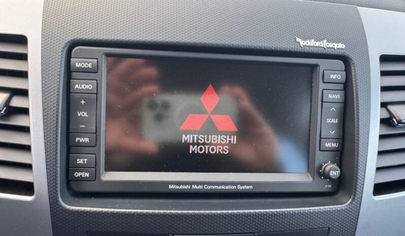 
								Mitsubishi Outlander 2.2 DI-D 156 ch 4×4 Automatique full									