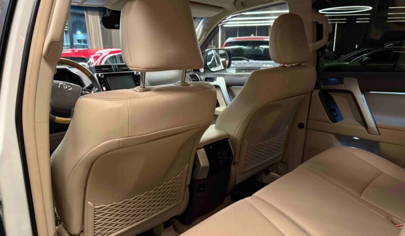 
								Toyota Land Cruiser GX 2.8 D-4D 177 ch | 4×4 | Automatique | ACC | 360° | Webasto | Attelage | Éclairage supplémentaire full									