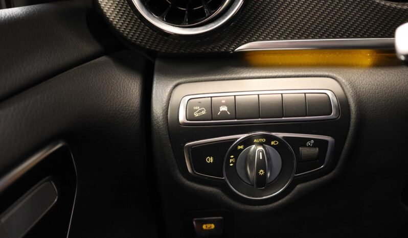
								Mercedes-Benz V 300 d 4MATIC AMG 237 ch | Burmester | DISTRONIC | Caméra | Attelage | Webasto full									