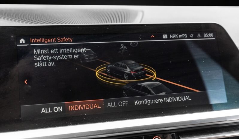 
								BMW 330e Berline xDrive M Sport / 292 ch / ACC / Affichage tête haute / Commande gestuelle / Cuir Vernasca / Laser / H-Fasten full									