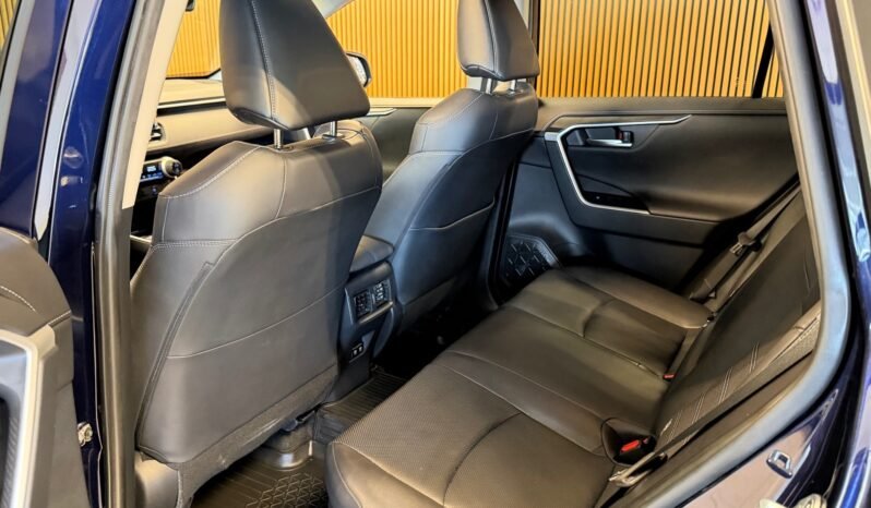 
								Toyota RAV4 Hybrid | Cuir | Navigation | Toit panoramique | Caméra 360° | Sièges ventilés full									