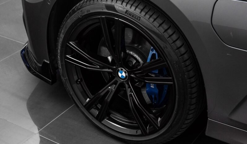 
								BMW 330e xDrive M Sport – Caméra, Toit panoramique, Shadowline, Support H full									