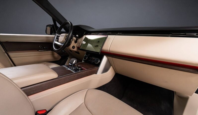 
								Land Rover Range Rover P440e SE AWD | 440 ch | PHEV | 360° | Meridian | Panoramique | ACC full									