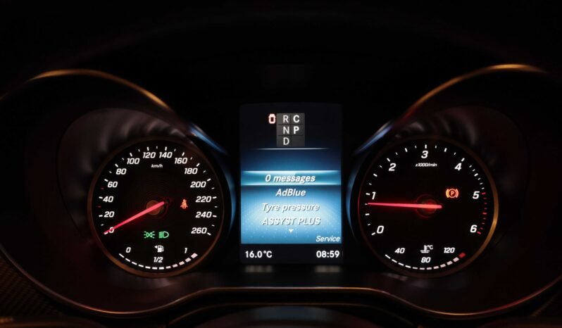 
								Mercedes-Benz V 300 d 4MATIC AMG 237 ch | Burmester | DISTRONIC | Caméra | Attelage | Webasto full									