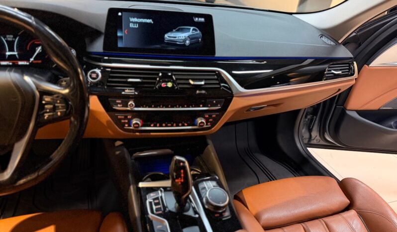 
								BMW 530e SPORT LINE – 360° – HARMAN KARDON – CUIR – TOIT OUVRANT – DIRECTION ARRIÈRE full									