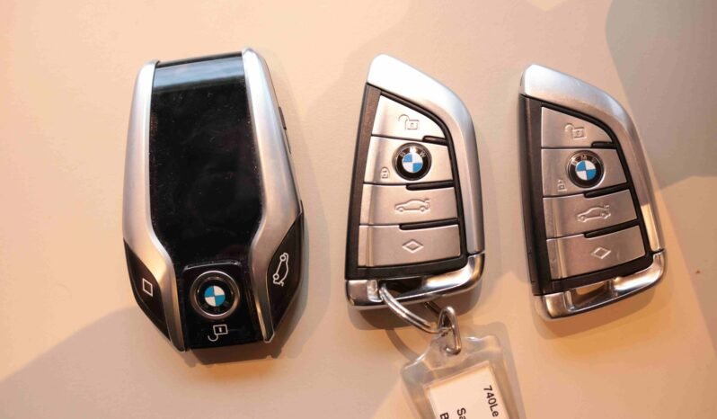 
								BMW 740Le xDrive 371 ch | HUD | ACC | Soft Close | Panoramique | Massage | Harman Kardon | Night Vision full									