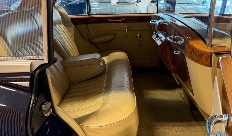 
								Rolls-Royce Silver Cloud I Long Wheelbase — 1959 full									