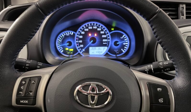 
								Toyota Yaris Hybrid de 2013 en finition Executive full									