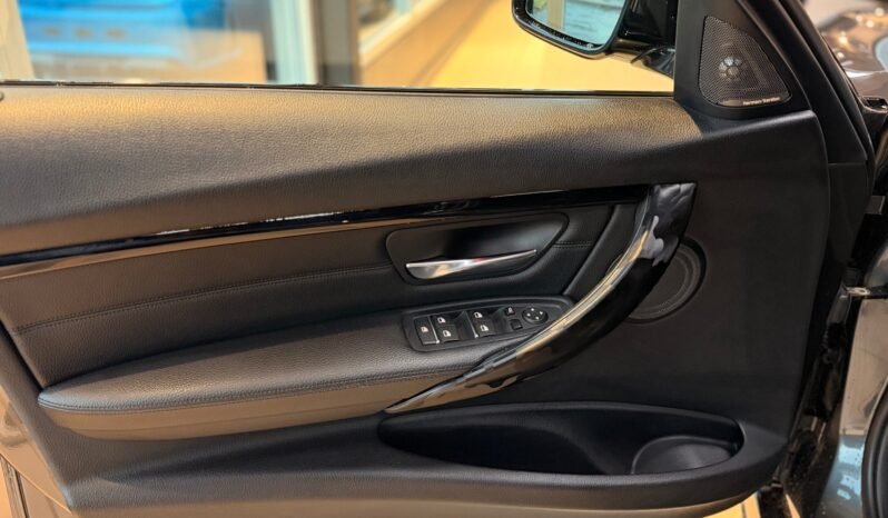 
								BMW 320iA xDrive 184 ch – M SPORT – HARMAN KARDON – HUD – CUIR – PANORAMIQUE full									