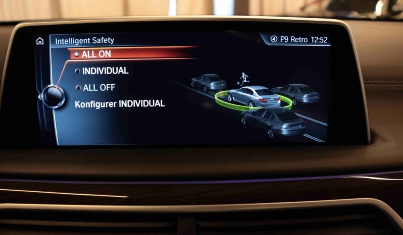 
								BMW 740Le xDrive 371 ch | HUD | ACC | Soft Close | Panoramique | Massage | Harman Kardon | Night Vision full									