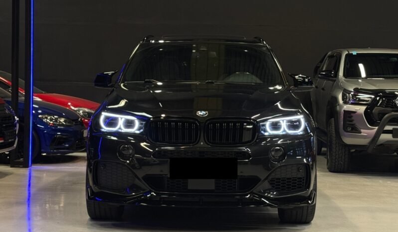 
								BMW X5 xDrive40e/ M-SPORT/ H&K/ NAVI/ HUD/ PANO/ NUIT/ SOFT full									
