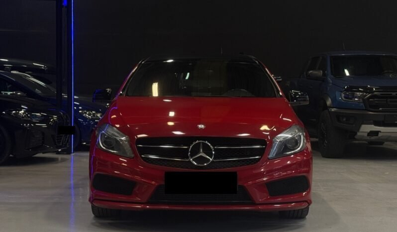 
								Mercedes-Benz Classe A 180 AMG de 2013, Automatique full									