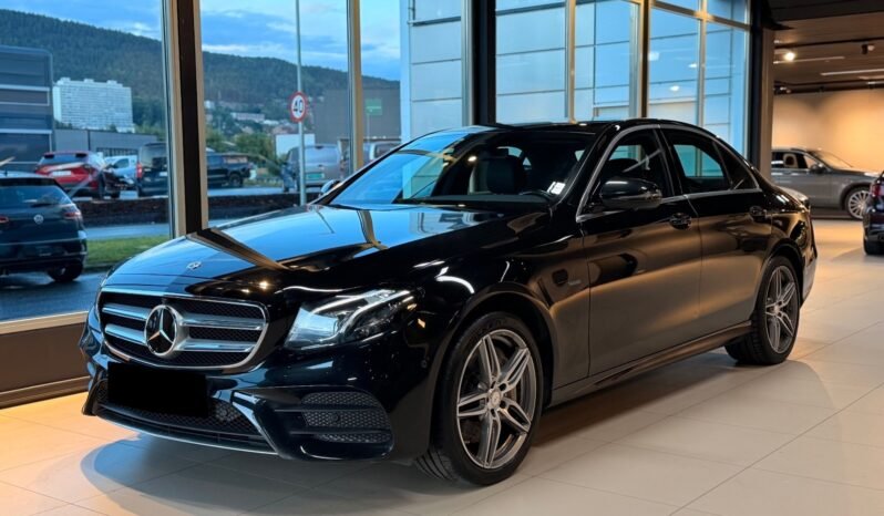 
								Mercedes-Benz E 350 e 2x AMG — 299 ch — 2018 full									