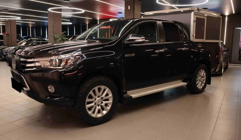 
								Toyota Hilux 2.4 D-4D 150 ch 4×4 | Double Cab | 5 places | Cuir | Caisse pour chiens | Crochet | Chauffage électrique full									