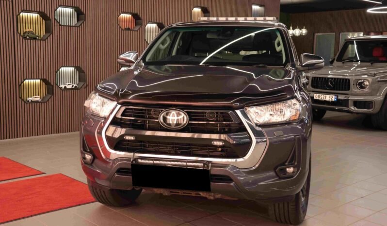 
								Toyota Hilux 2.8 D-4D 204 ch 4×4 | Automatique | Caméra de recul | Feux de travail | Attelage 3 500 kg | Garantie 10 ans full									