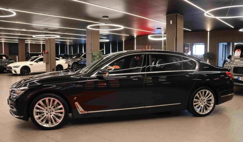 
								BMW 740Le xDrive 371 ch | HUD | ACC | Soft Close | Panoramique | Massage | Harman Kardon | Night Vision full									
