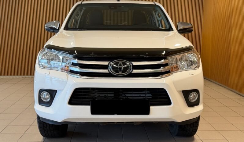 
								Toyota Hilux 2.4 D-4D 150 ch X-Cab SR | 4×4 | Manuel | Attelage | Climatisation | Caméra de recul full									