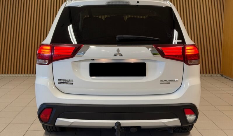 
								Mitsubishi Outlander 2.0 MIVEC 150 ch 4WD | 7 Places | Automatique | Cuir Beige | Caméra de Recul | Attelage full									