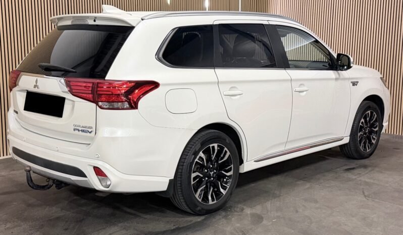 
								Mitsubishi Outlander PHEV INSTYLE+ 4×4 full									