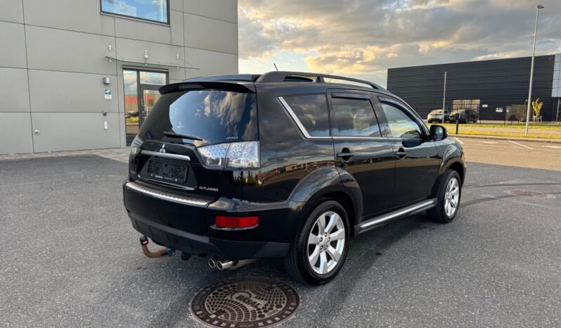 
								Mitsubishi Outlander 2.2 DI-D 156 ch 4×4 Automatique full									