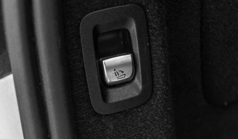 
								Mercedes-Benz C 300 2x AMG, 360°, Distronic, Burmester, Cuir, Toit panoramique, Pack Nuit full									
