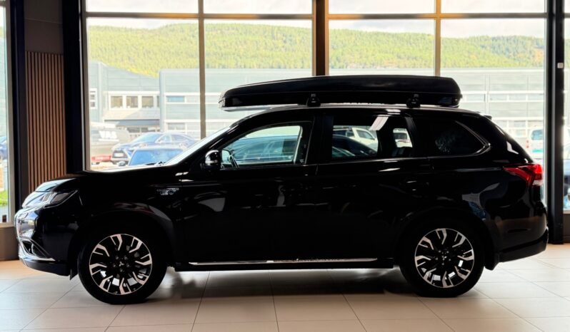 
								Mitsubishi Outlander Instyle PHEV – 360°, Caméra, Cuir, Support H, Boîte à ski full									