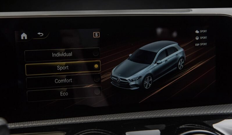 
								Mercedes-Benz A 220 190 ch 4MATIC 2x AMG – Widescreen, Distronic, Pack Nuit, 1 Propriétaire full									