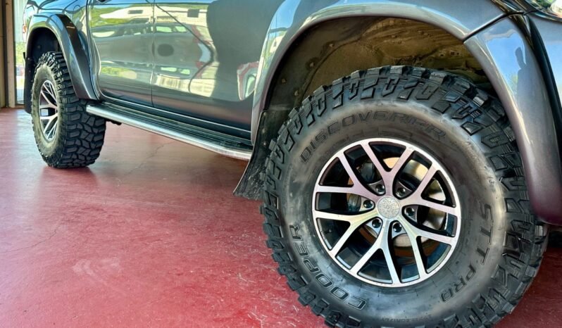 
								Toyota Hilux Arctic Trucks AT37 2018 full									