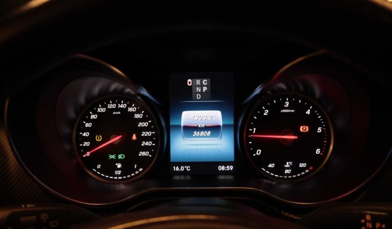 
								Mercedes-Benz V 300 d 4MATIC AMG 237 ch | Burmester | DISTRONIC | Caméra | Attelage | Webasto full									