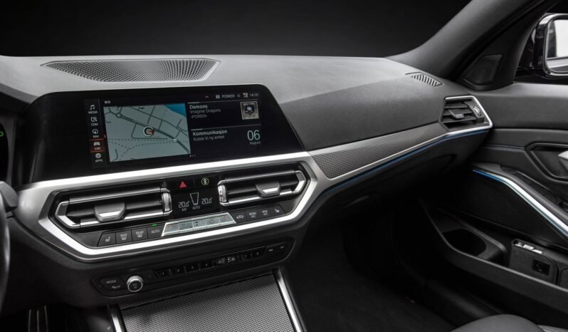 
								BMW 330e xDrive M Sport – Caméra, Toit panoramique, Shadowline, Support H full									